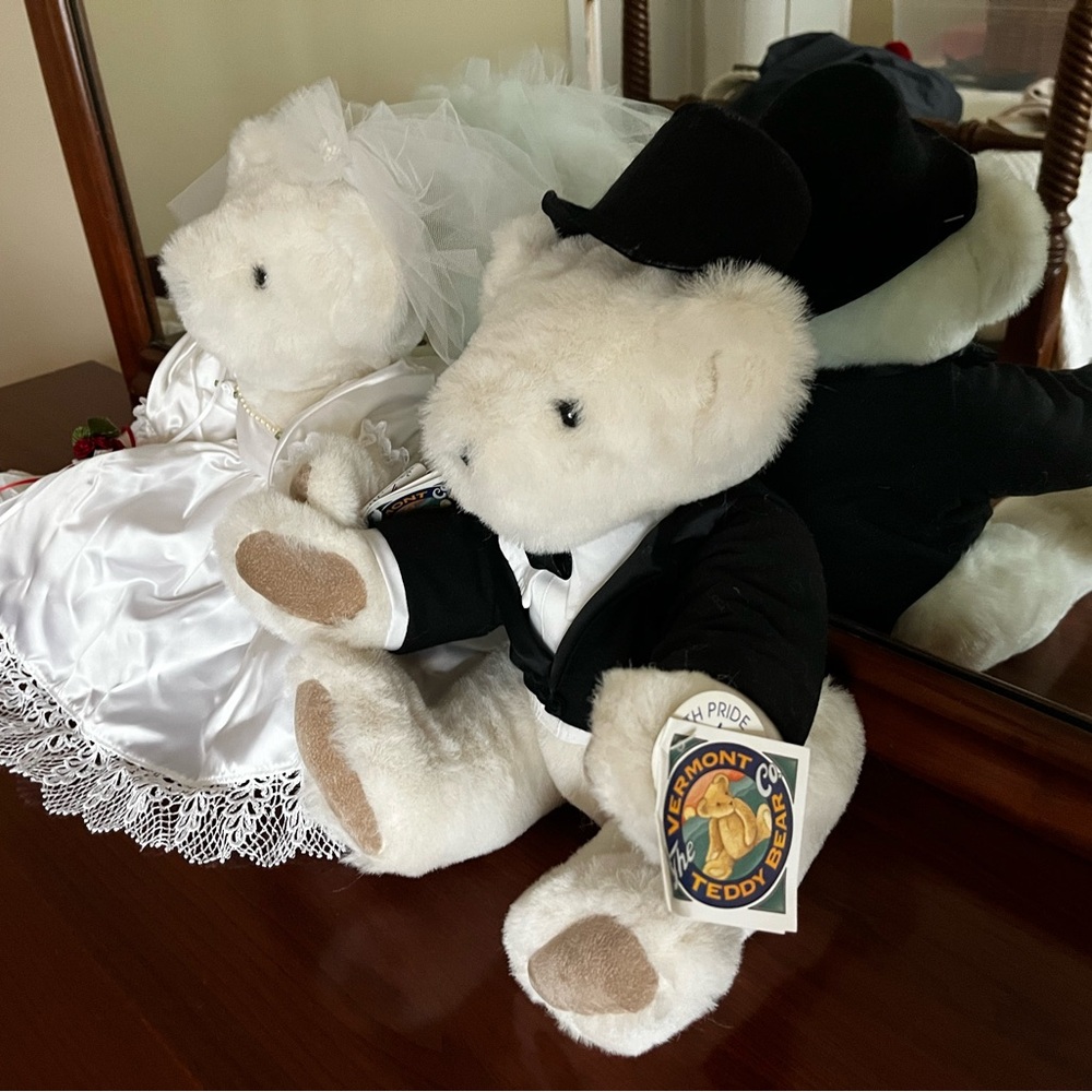 Vermont Teddy Bears Wedding Couple